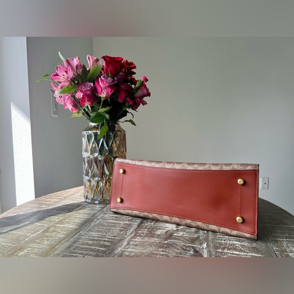 SOLD - Picture 5 of 11